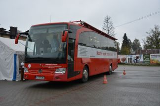 Zbiórka krwi w krwiobusie