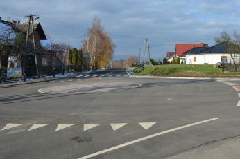 Nowe rondo i droga w gminie Iwkowa